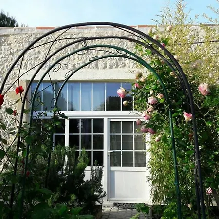 Maison Adorable, Avec Piscine. 15 Mn La Rochelle. 別荘