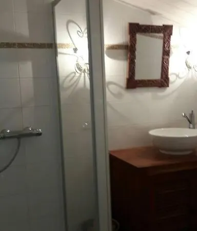 Maison Adorable, Avec Piscine. 15 Mn La Rochelle.