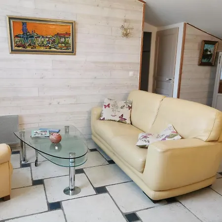 別荘 Maison Adorable, Avec Piscine. 15 Mn La Rochelle. Sainte-Soulle
